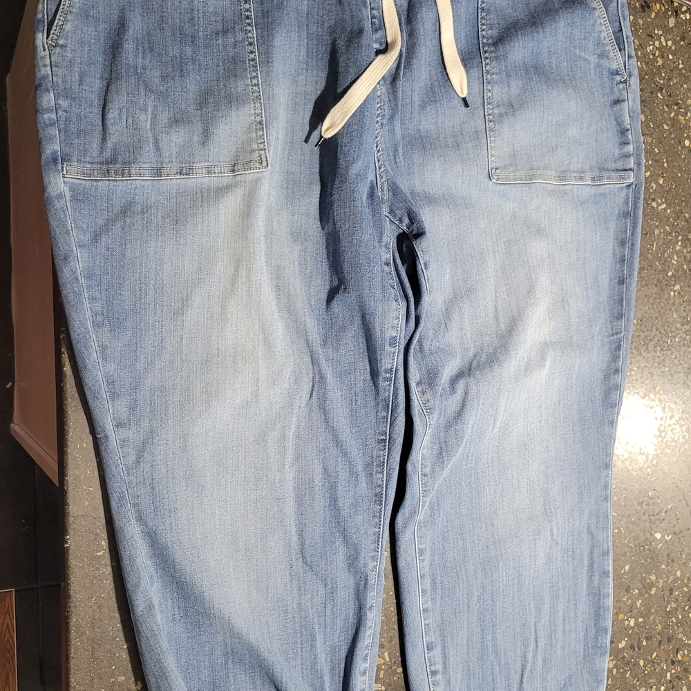 Judy Blue Light Wash Cropped Ankle Jeans with Drawstring